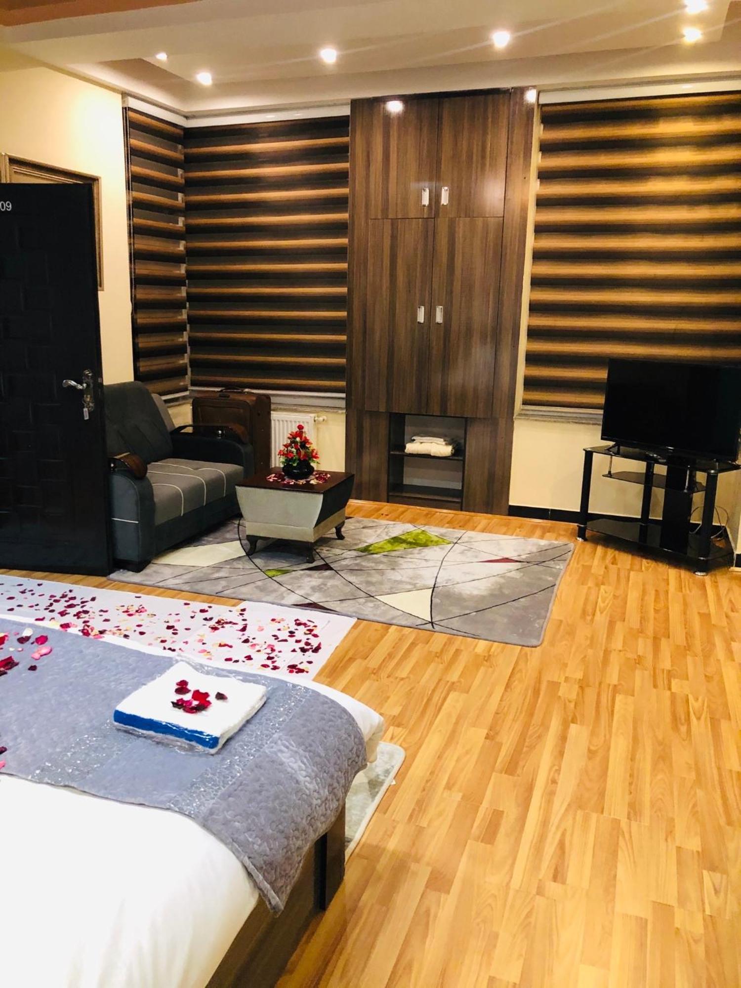 Khyber Hotel カーブル エクステリア 写真